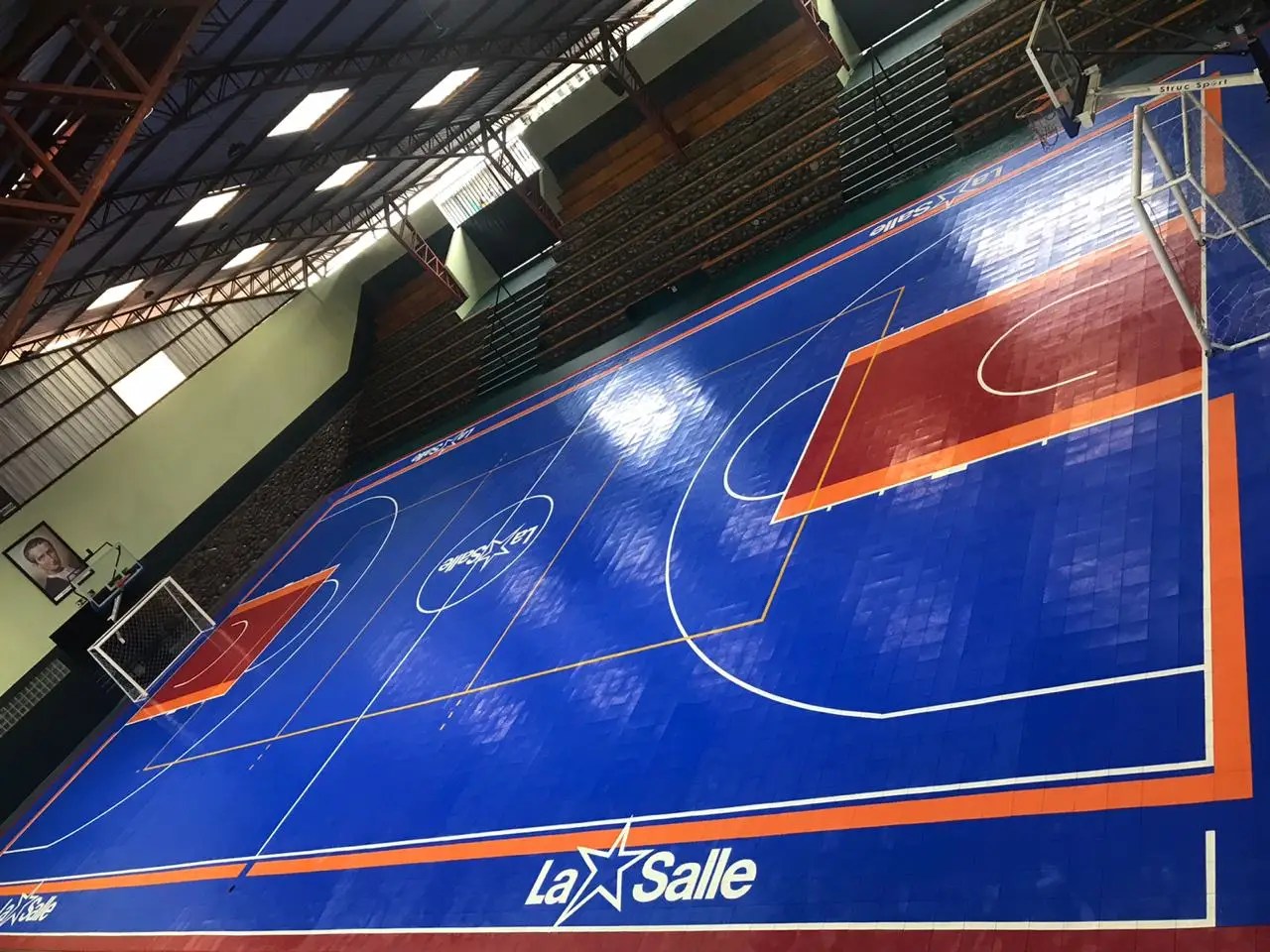 China Rubber outdoor basketball court flooring modular carpet tiles ...