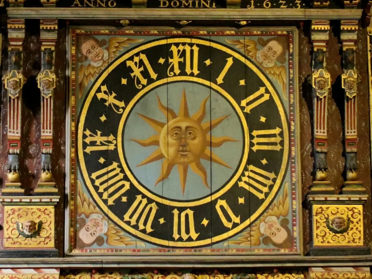 Calendar Clock House Interior
